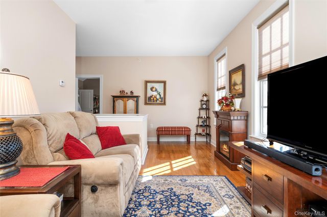 15 Cowdrey Street, Warwick, NY 10990