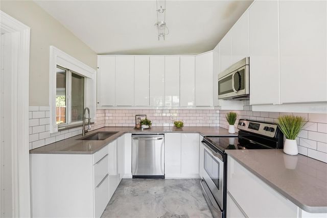 4033 IBIS DRIVE, Orlando, FL 32803