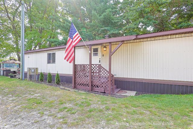 5190 N Bass Lake Road, Irons, MI 49644