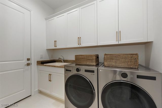 7315 Cayo Coco LN, Naples, FL 34113