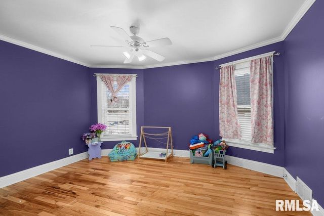 236 43RD Street, Moline, IL 61265