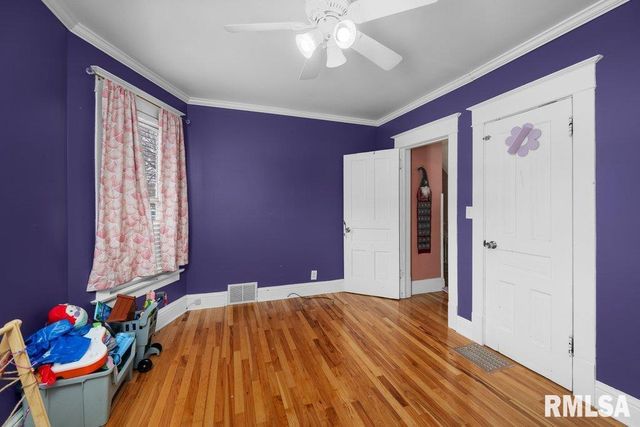 236 43RD Street, Moline, IL 61265