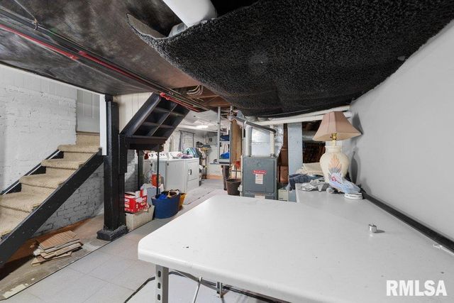 236 43RD Street, Moline, IL 61265