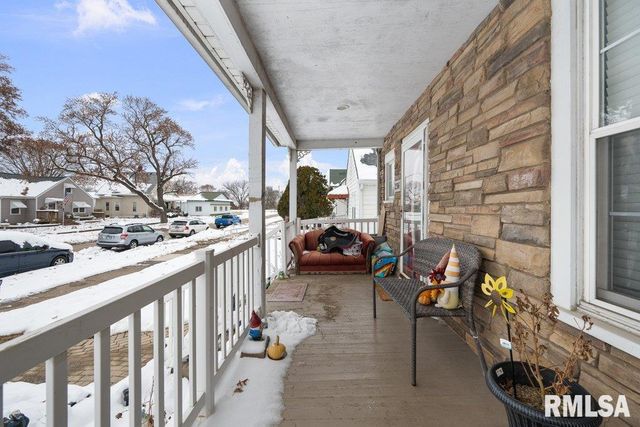 236 43RD Street, Moline, IL 61265