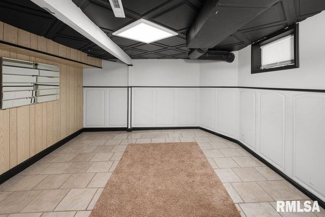 236 43RD Street, Moline, IL 61265