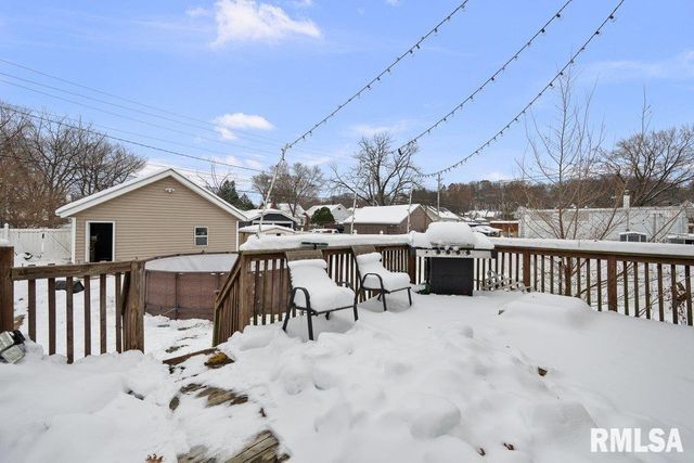 236 43RD Street, Moline, IL 61265