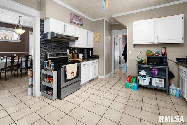 236 43RD Street, Moline, IL 61265