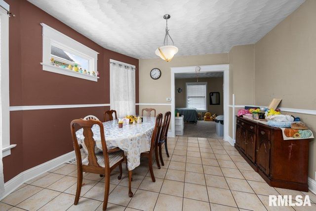 236 43RD Street, Moline, IL 61265