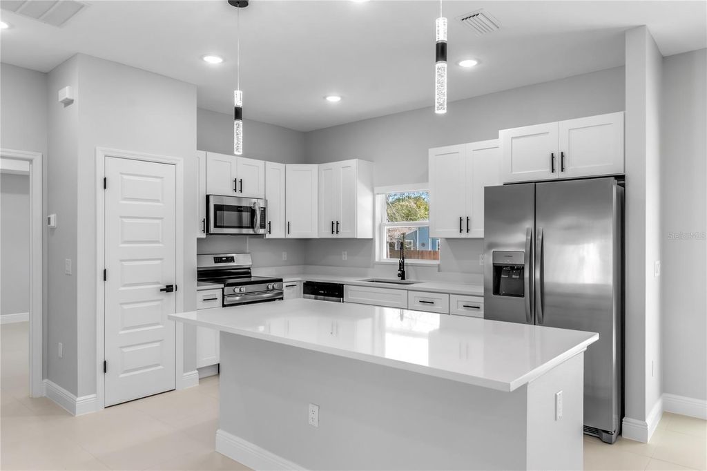 Image 12 of property listing at 11375 SE 74TH AVENUE, Belleview, FL 34420