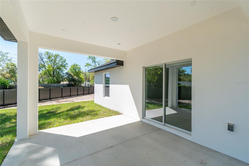 Image 16 of property listing at 11375 SE 74TH AVENUE, Belleview, FL 34420