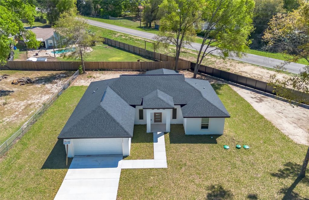 Image 3 of property listing at 11375 SE 74TH AVENUE, Belleview, FL 34420