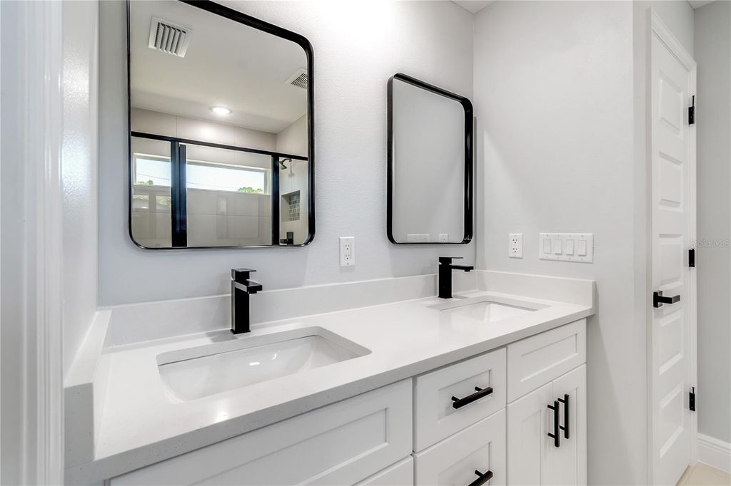 Image 22 of property listing at 11375 SE 74TH AVENUE, Belleview, FL 34420