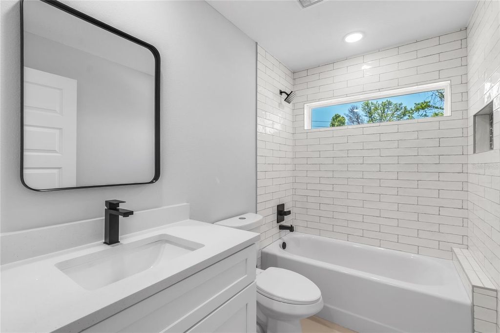 Image 28 of property listing at 11375 SE 74TH AVENUE, Belleview, FL 34420