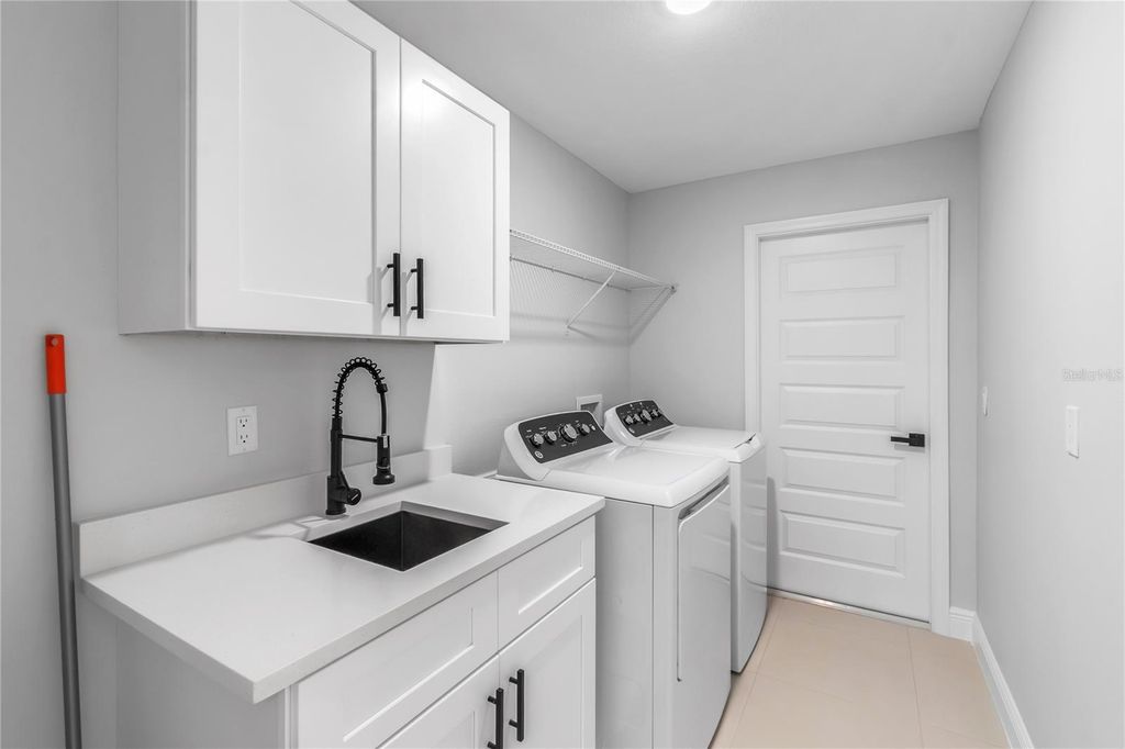 Image 31 of property listing at 11375 SE 74TH AVENUE, Belleview, FL 34420