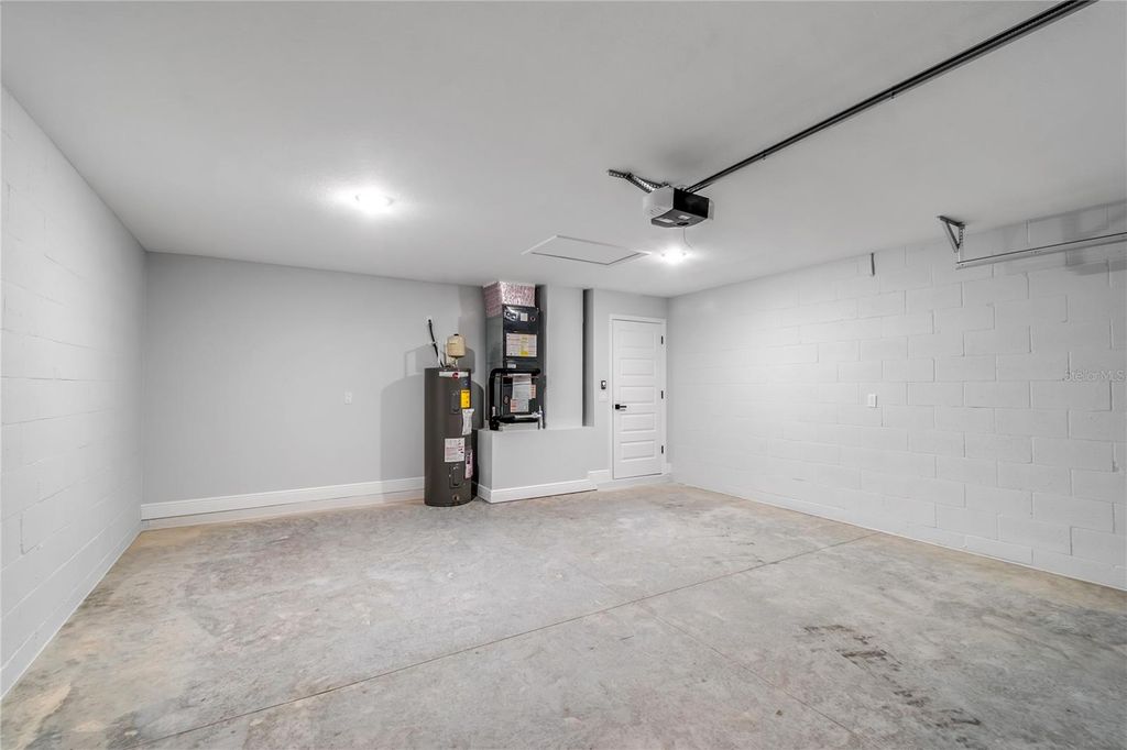 Image 33 of property listing at 11375 SE 74TH AVENUE, Belleview, FL 34420