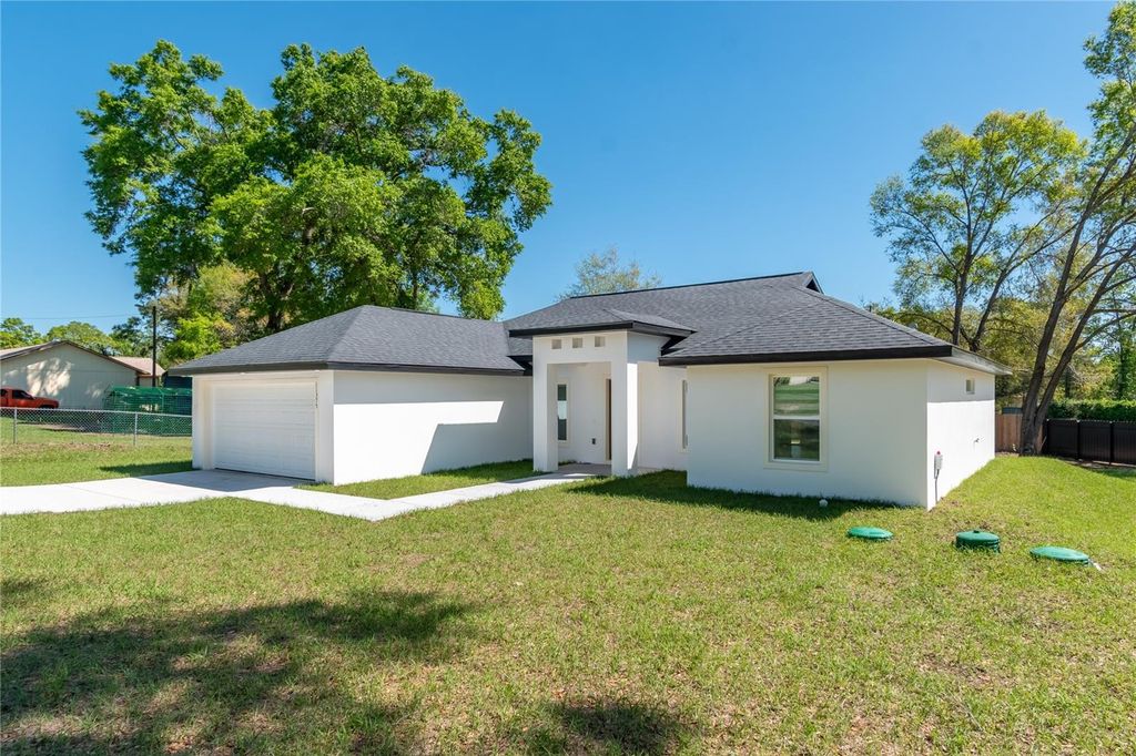 Image 46 of property listing at 11375 SE 74TH AVENUE, Belleview, FL 34420