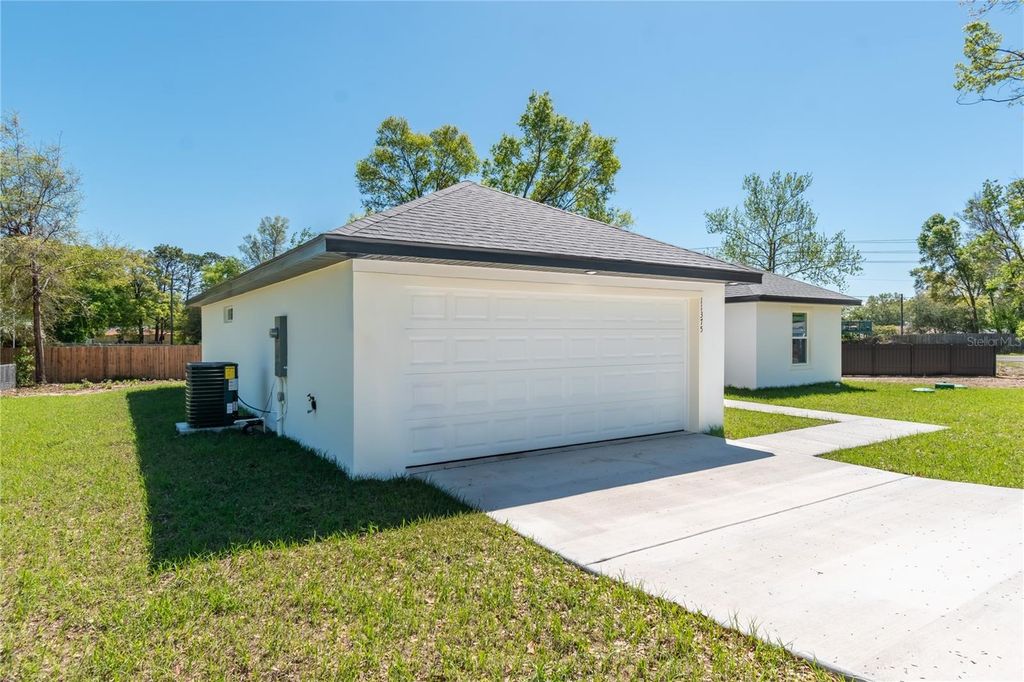 Image 47 of property listing at 11375 SE 74TH AVENUE, Belleview, FL 34420