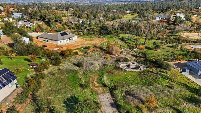 10141 Sandy Lane, Redding, CA 96001