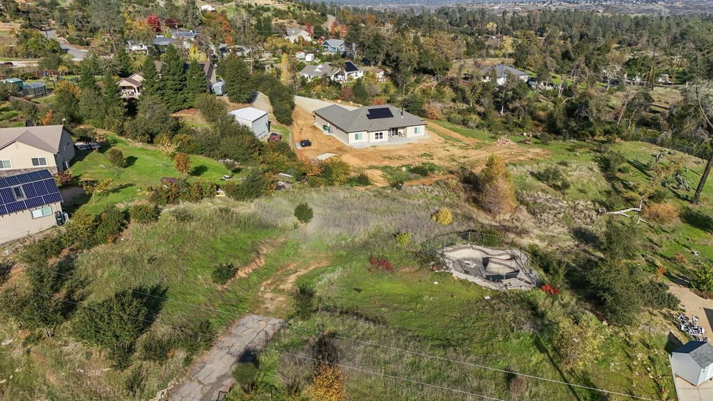 10141 Sandy Lane, Redding, CA 96001