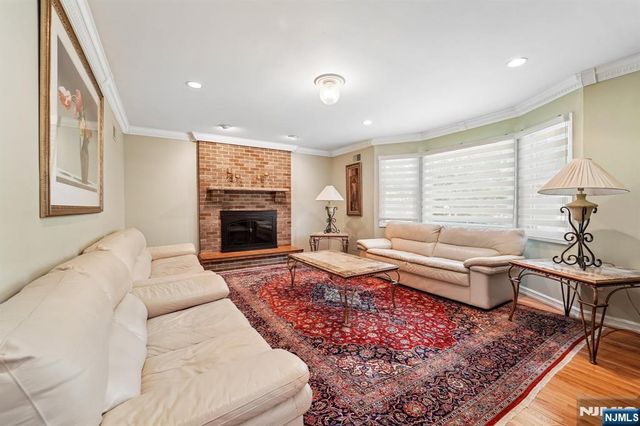 22 Brighton Terrace, Par-troy Hills Twp., NJ 07054