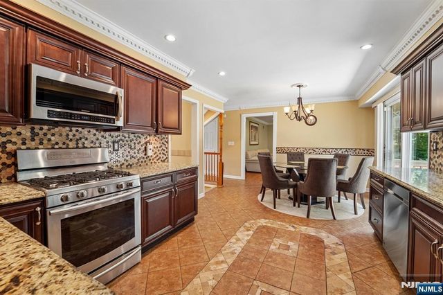 22 Brighton Terrace, Par-troy Hills Twp., NJ 07054