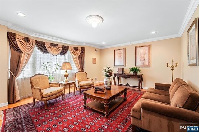 22 Brighton Terrace, Par-troy Hills Twp., NJ 07054