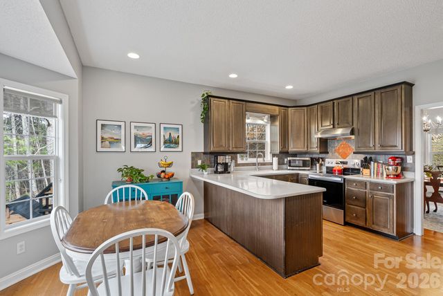 505 Kings Ridge, Asheville, NC 28804