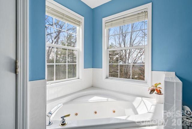 505 Kings Ridge, Asheville, NC 28804