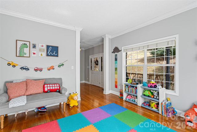 505 Kings Ridge, Asheville, NC 28804