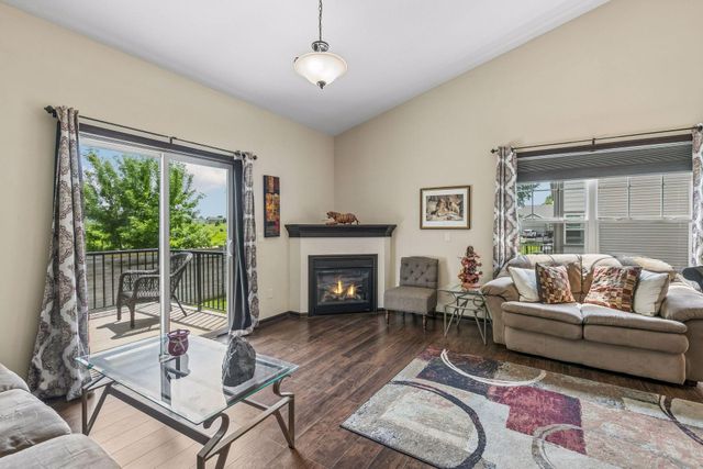 2588 Vierling Drive E, Shakopee, MN 55379