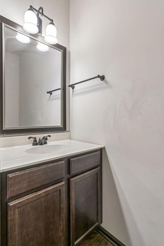 2588 Vierling Drive E, Shakopee, MN 55379
