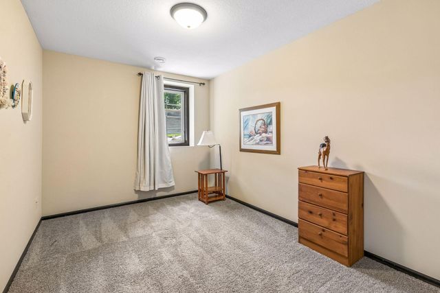 2588 Vierling Drive E, Shakopee, MN 55379