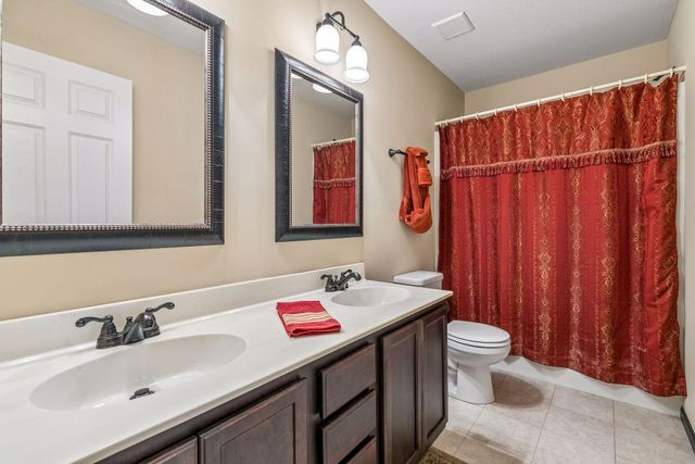 2588 Vierling Drive E, Shakopee, MN 55379
