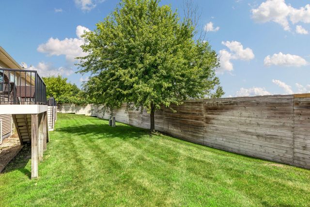 2588 Vierling Drive E, Shakopee, MN 55379