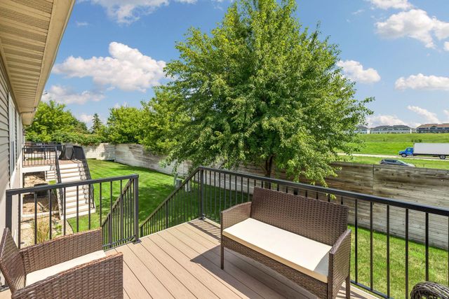 2588 Vierling Drive E, Shakopee, MN 55379