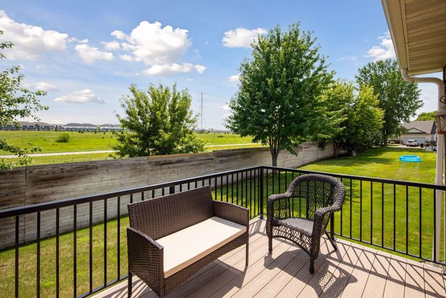 2588 Vierling Drive E, Shakopee, MN 55379