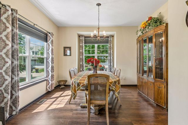 2588 Vierling Drive E, Shakopee, MN 55379