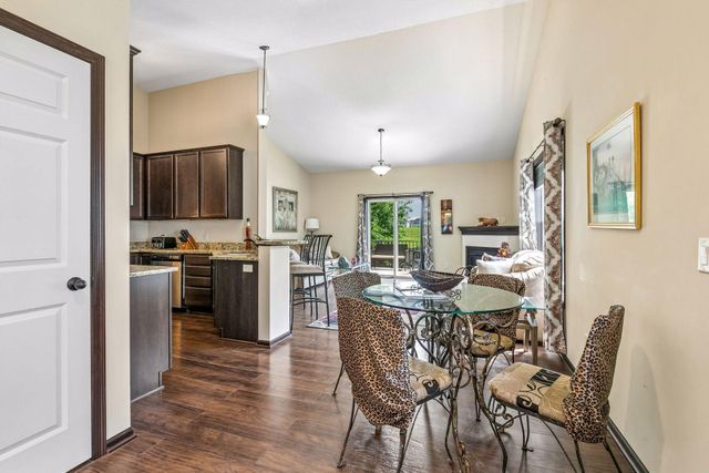 2588 Vierling Drive E, Shakopee, MN 55379