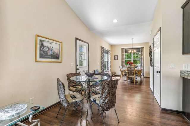 2588 Vierling Drive E, Shakopee, MN 55379