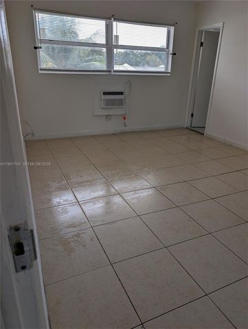 11930 NE 19th Dr 26, North Miami, FL 33181