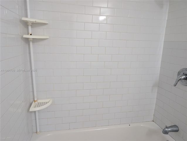 11930 NE 19th Dr 26, North Miami, FL 33181