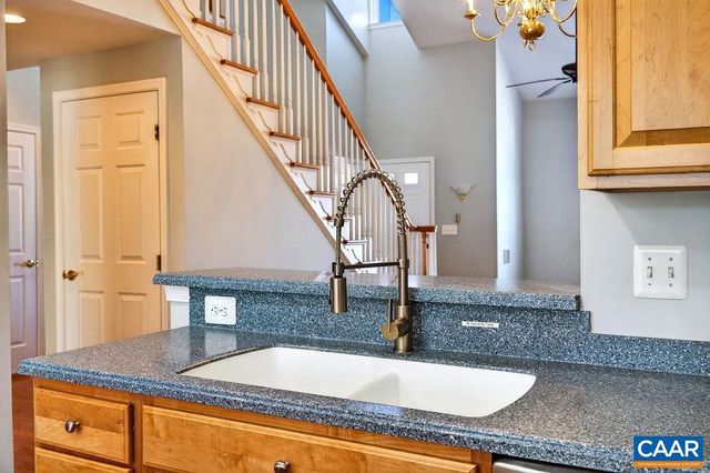 120 APPLE BLOSSOM CT, Nellysford, VA 22958
