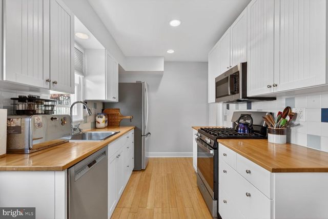 2017 S RANDOLPH ST S, Arlington, VA 22204