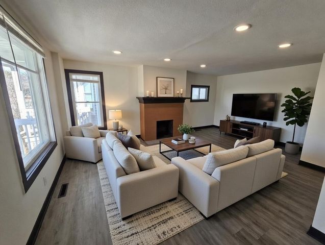 6123 8th AVENUE, Kenosha, WI 53143