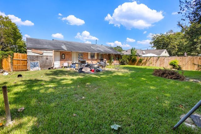 6026 Wortham Way, Houston, TX 77033