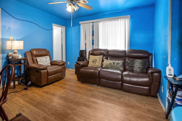 6026 Wortham Way, Houston, TX 77033