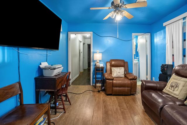 6026 Wortham Way, Houston, TX 77033