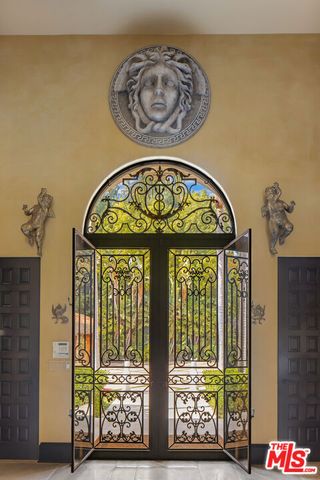 5 Beverly Parkway, Los Angeles, CA 90210