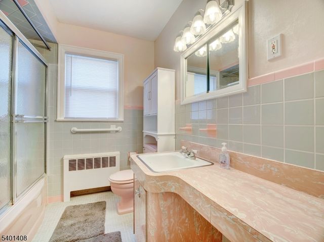 121 Woodland Ave, Rutherford Boro, NJ 07070