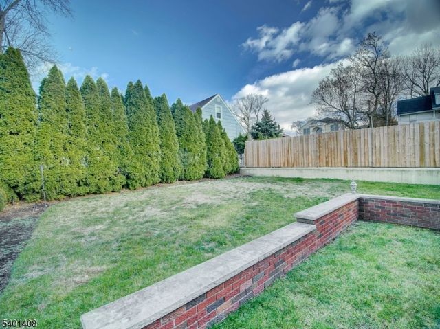 121 Woodland Ave, Rutherford Boro, NJ 07070